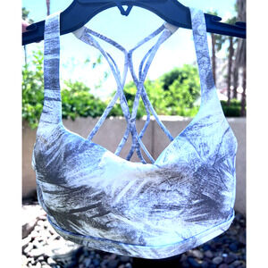 Lululemon Athletica white & Gray abstract print strappy Sports Bra sz. 4
